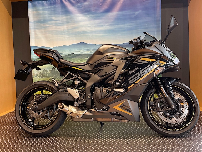 【PLAZA新潟 中古車】Ninja ZX-25R SE ETC付き