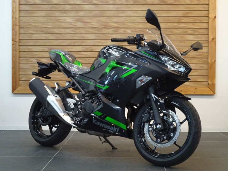 カワサキ Ninja400 (新車) 2023年式 軽量・コンパクト・ハイパワーを実現した一台！│アルファ：ALPHA Big Bike Group  総合サイト