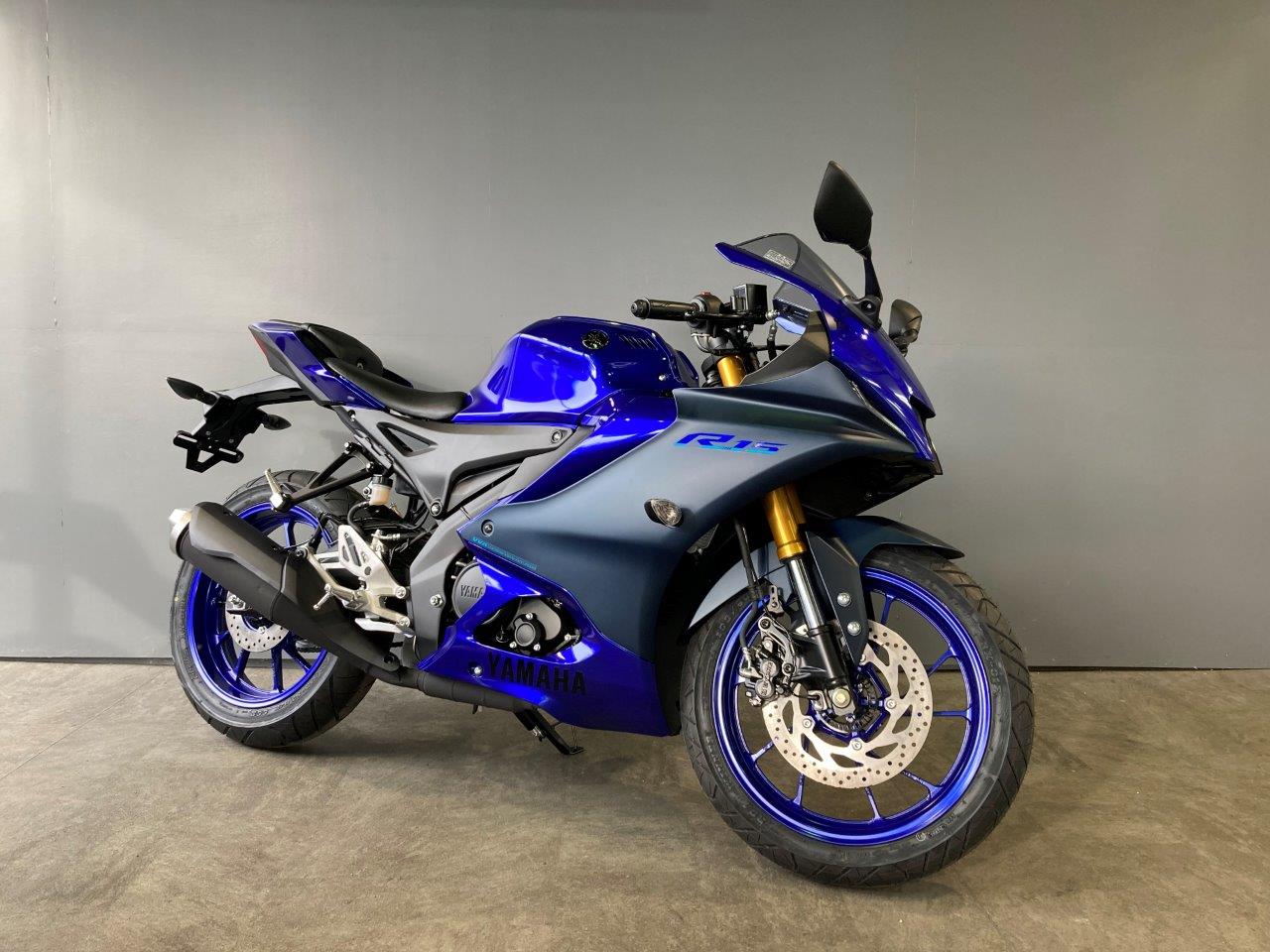 YAMAHA】新型 YZF-R15('23) 入荷！次回入荷時期未定-在庫各色1台ずつのみ！│アルファ：ALPHA Big Bike Group  総合サイト