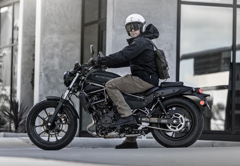 KAWASAKIプラザ新潟】ELIMINATORシリーズ 2025モデル