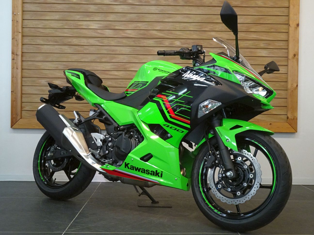 アルファ上越店】カワサキ Ninja400 (新車) をお得に購入できる