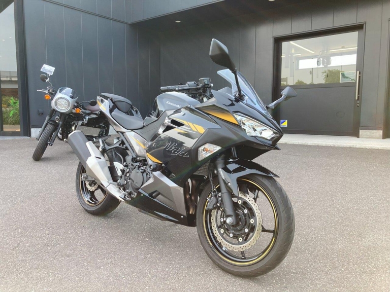 KAWASAKAI】Ninja400('22)低走行中古車が入荷！