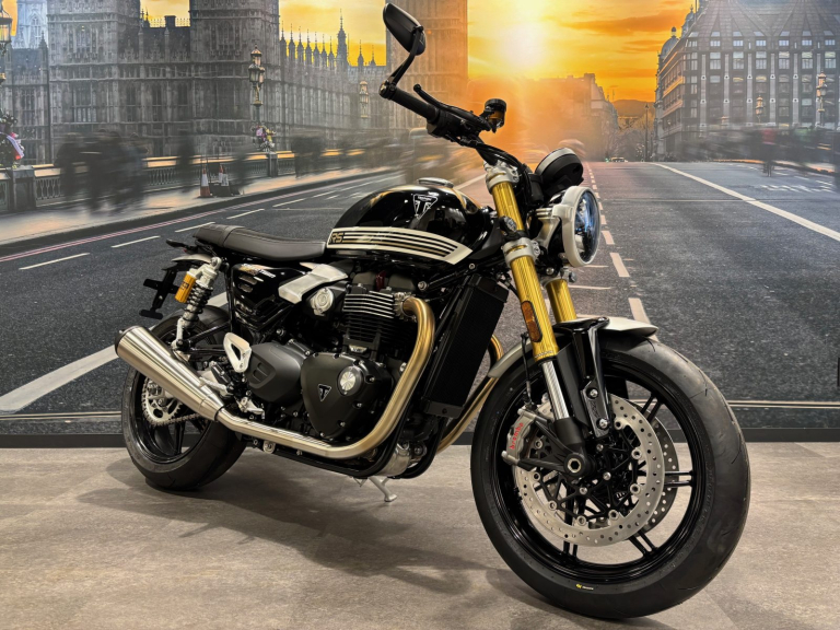 Triumph│アルファ:ALPHA Big Bike Group 総合サイト Triumph│アルファ:ALPHA Big Bike Group 総合サイト