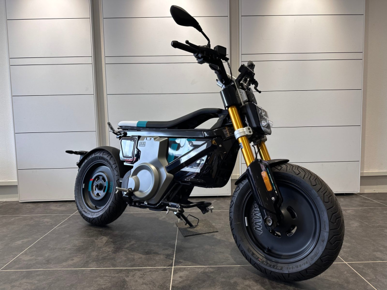 BMW CE 02 新型車入荷しました！│アルファ：ALPHA Big Bike