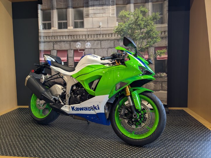 ブラピリサ KAWASAKIプラザ新潟】Ninja ZX-6R 40th Anniversary Edition2024年