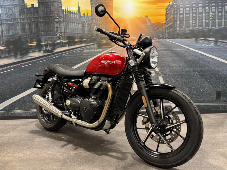 京商　トライアンフ 府中市・多摩地区でバイクのことならアライモータースへ Triumph TOKYO