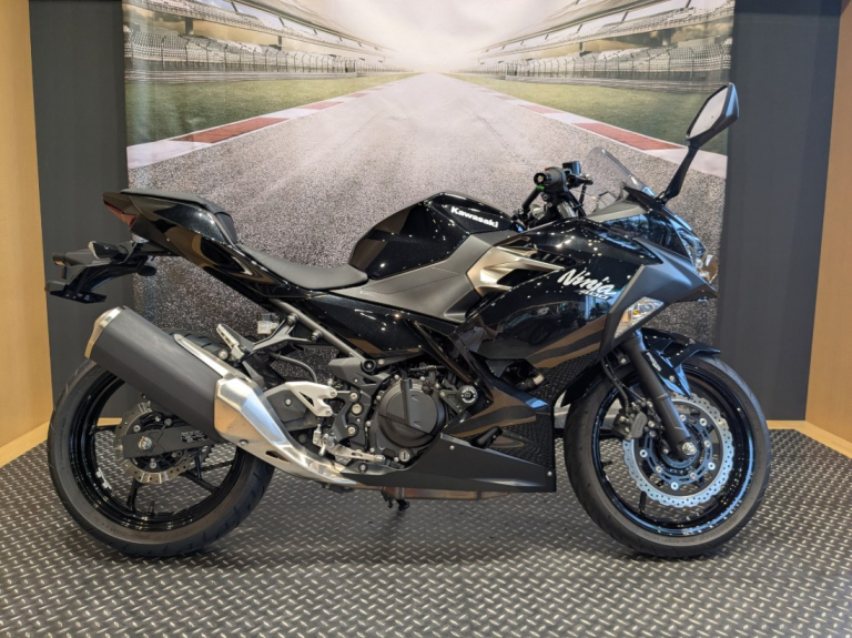 KAWASAKIプラザ新潟│アルファ：ALPHA Big Bike Group 総合サイト