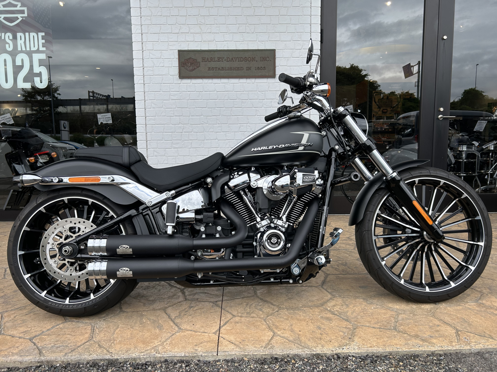 中古車】Harley-Davidson®『2023年モデル-FXBR/ブレイクアウト