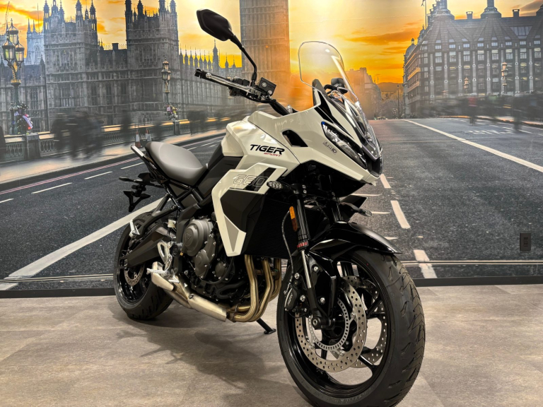 大阪★★Ｆ650GS★800cc★アドベンチャーバイク★王道★カスタム★GIVI★アルミ★フルパニア ★キャンプ★野営★ツーリング★大陸横断★ Givi TN690 Engine Guards / Crashbars for BMW F650GS, F700GS and