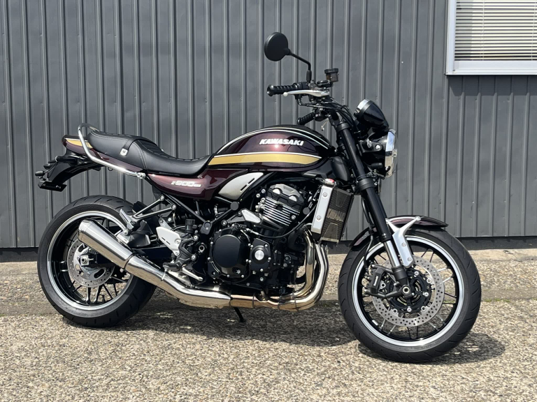 z900rs カワサキ 純正シート 2024年式車両 【公式通販】
