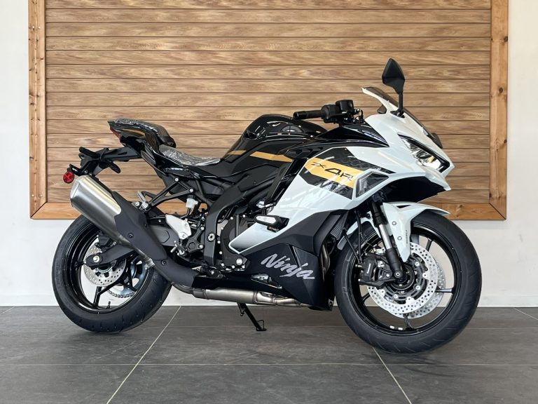 カワサキ Ninja ZX-4R SE (新車) 2026年モデル │アルファ：ALPHA Big